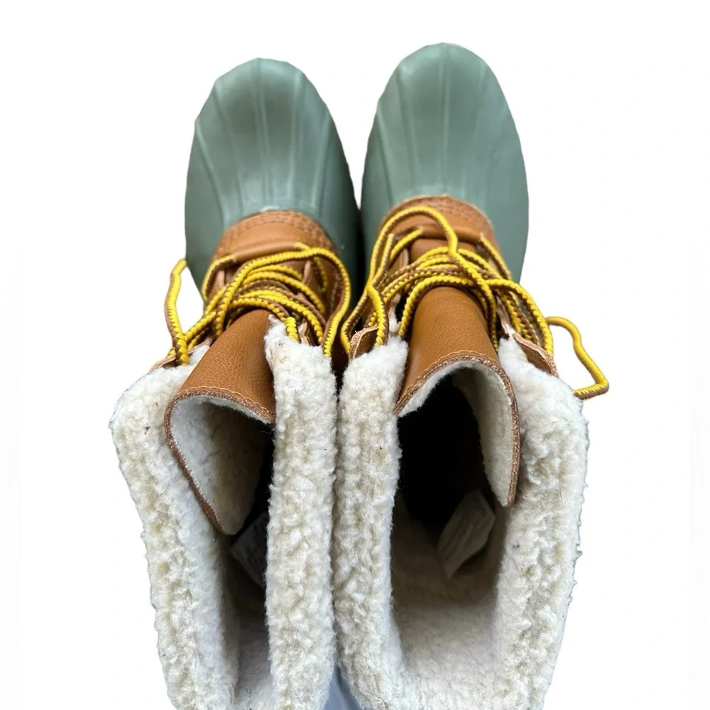 American Eagle Outfitters green brown